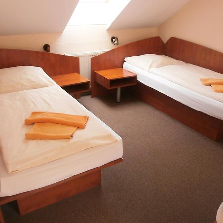 Hotel Flora Bešeňová Esterno foto