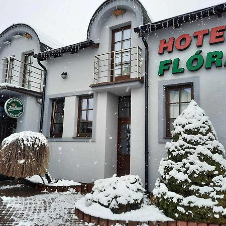 Hotel Flora Bešeňová Esterno foto