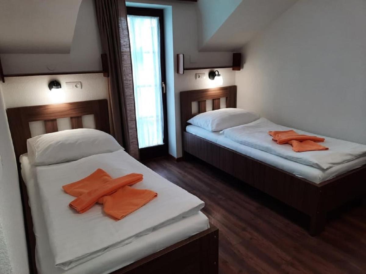 Hotel Flora Bešeňová Esterno foto