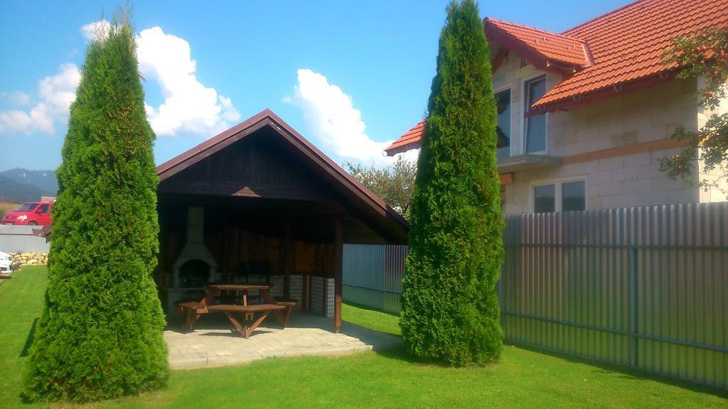 Hotel Flora Bešeňová Esterno foto