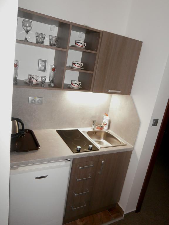 Hotel Flora Bešeňová Esterno foto