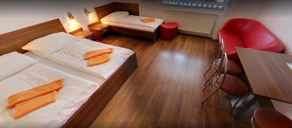 Hotel Flora Bešeňová Esterno foto