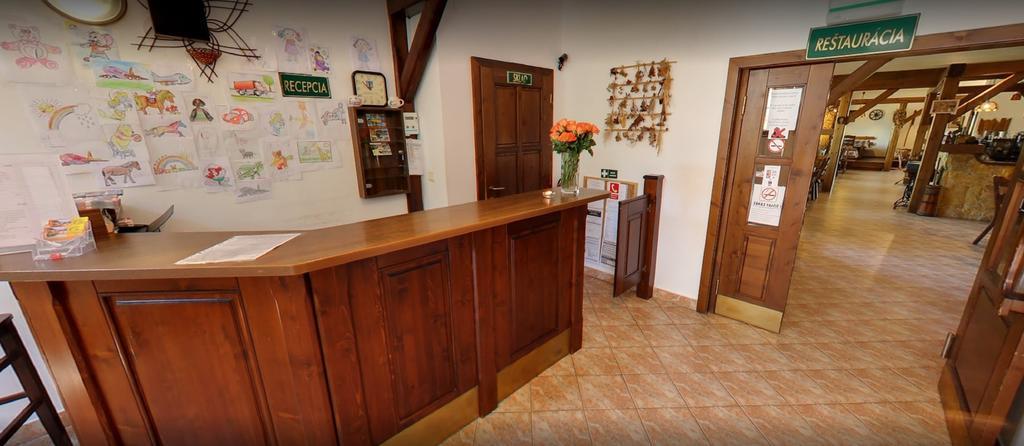 Hotel Flora Bešeňová Esterno foto